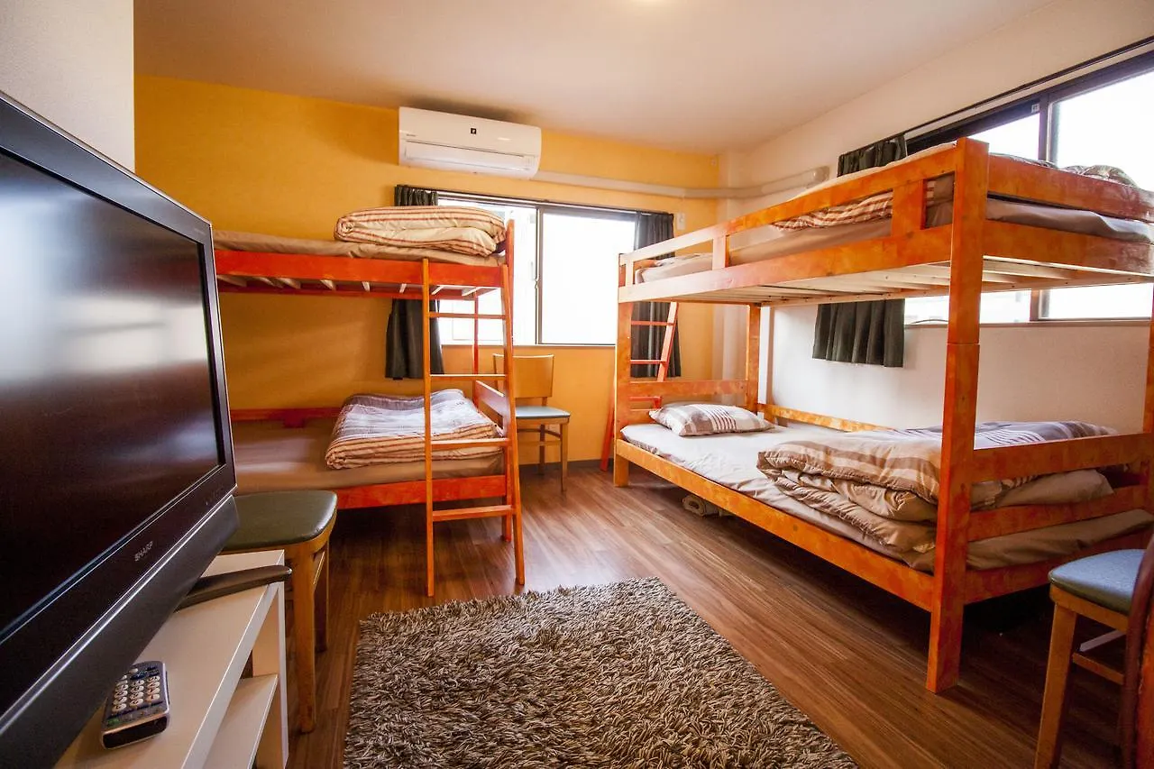 Casa Macondo Osaka 0*,  Japón